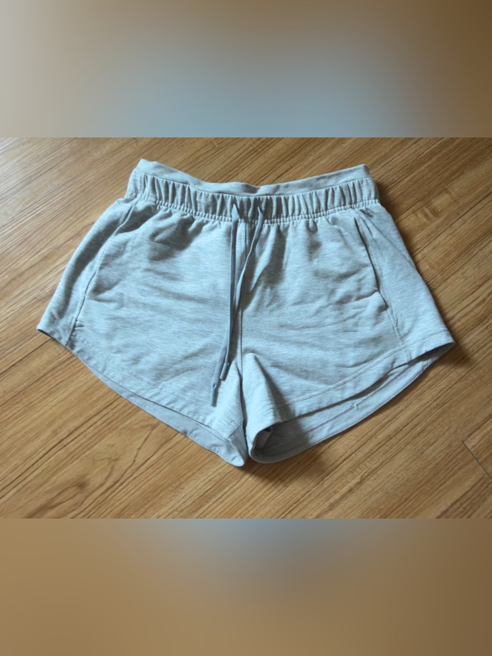 Lululemon Inner Glow Shorts 3” size 6